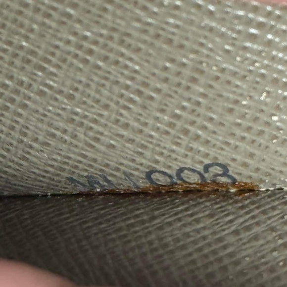 ◻️🔥LOUIS VUITTON LONG EPI WALLET🔥 ◻️ - Picture 7 of 9